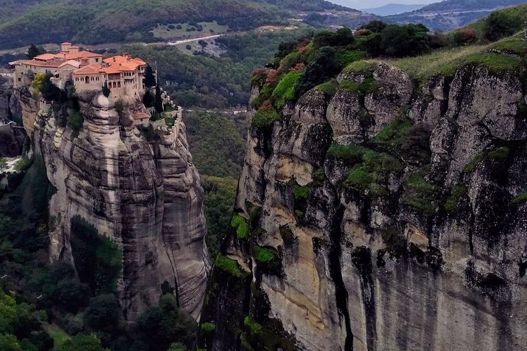 Från Thessaloniki: Meteora dagsutflykt i liten gruppFrån Thessaloniki: Meteora dagstur i liten grupp från Thessaloniki