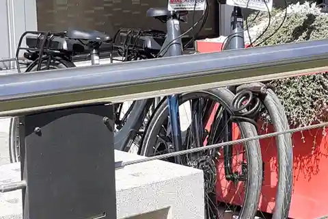 Elektro-Stadtfahrradverleih mit Hotelzustellung