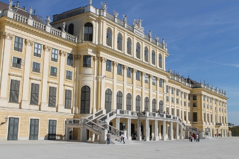 Schönbrunn Palace: Private/Small Group Skip-the-Line Tour