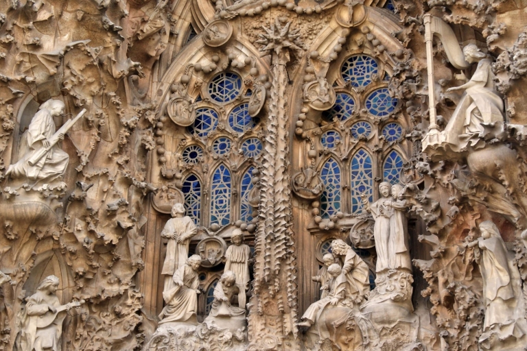 Barcelone : visite guidée privée exclusive de la Sagrada FamiliaVisite privée de la Sagrada Familia en espagnol