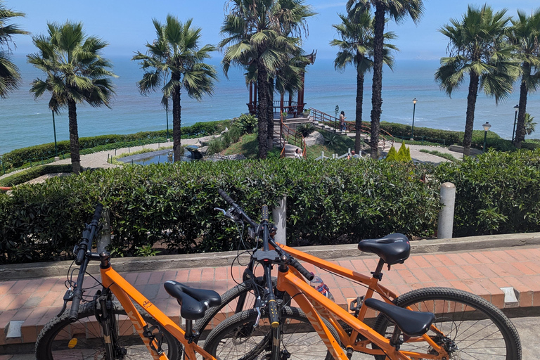 Tour in bicicletta Miraflores Barranco Huaca PucllanaTour in bici Miraflores Barranco Huaca Pucllana