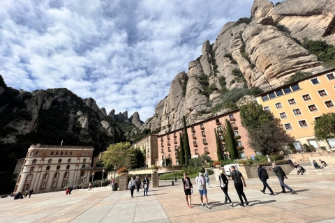 Z Barcelony: prywatna wycieczka Montserrat z degustacją alkoholu