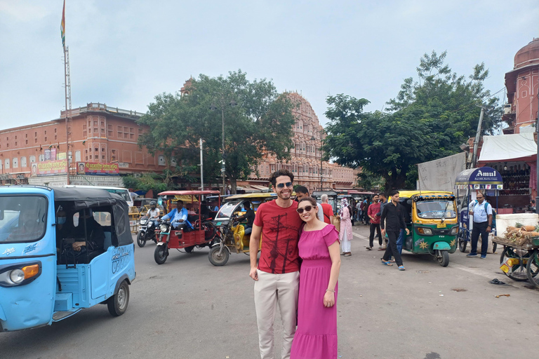 Jaipur: Private Full-Day City Tour with Female Guide City Tour with Guide, Car, Entrance Fees and Lunch