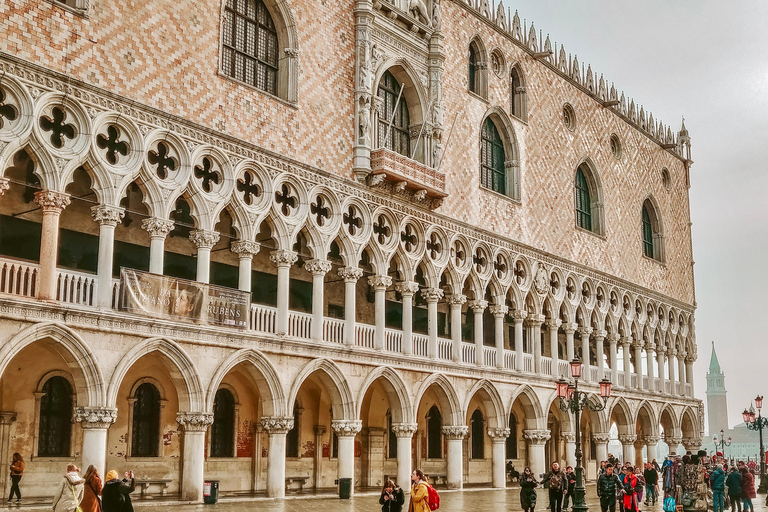 Venice: St Mark's Basilica, Doge's Palace, and Gondola Ride 2026 Tour in French