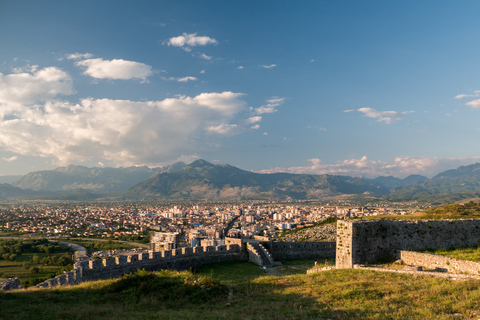 Från Tirana: Privat dagstur till Shkoder och Skadarsjön