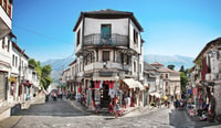 Van Tirana & Durres, bezoek Gjirokaster, Butrint en Saranda - Housity