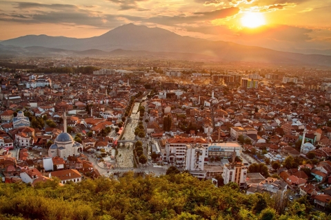 Von Tirana aus: Gruppen-Tagestour nach Prizren und Pristina im KosovoGemeinsame Tour