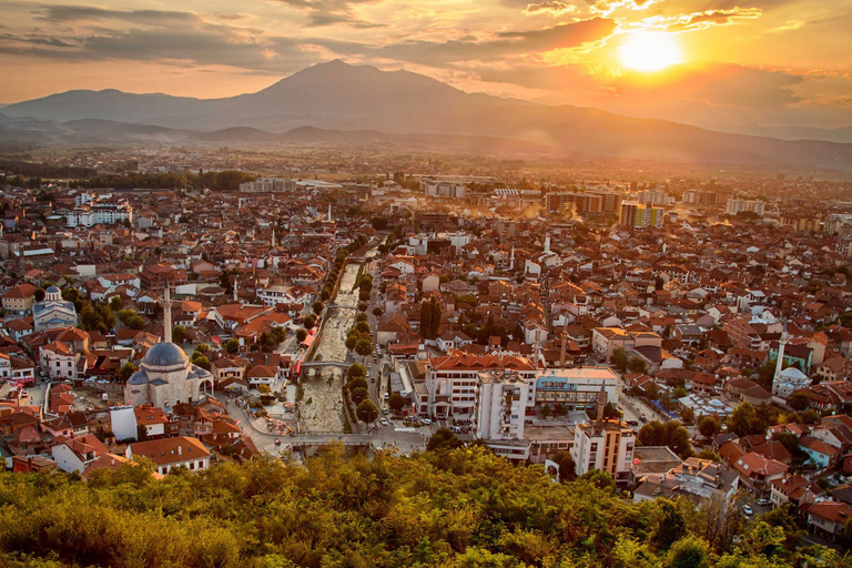 Von Tirana aus: Geführte Tour durch Prizren und Pristina