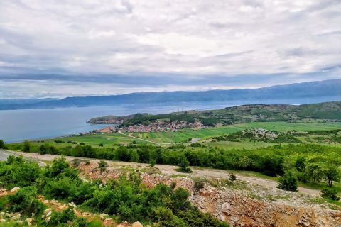 Von Tirana: Tagesausflug nach Korca, Pogradec und zum Ohridsee