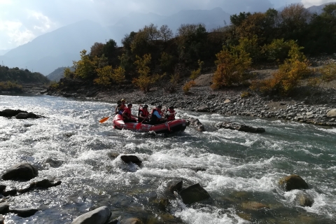 Desde Tirana: viaje de 2 días de rafting y senderismo por el río Vjosa