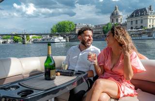 Paris: Private Pontonboot Seine-Flussfahrt mit Guide