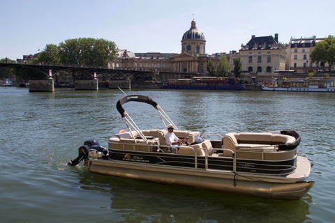 Paris: Seine River Private Guided Pontoon Boat Cruise