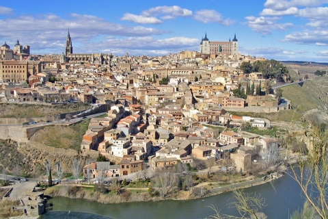 Toledo: Private Walking Tour with Toledo Cathedral Entry Standard option