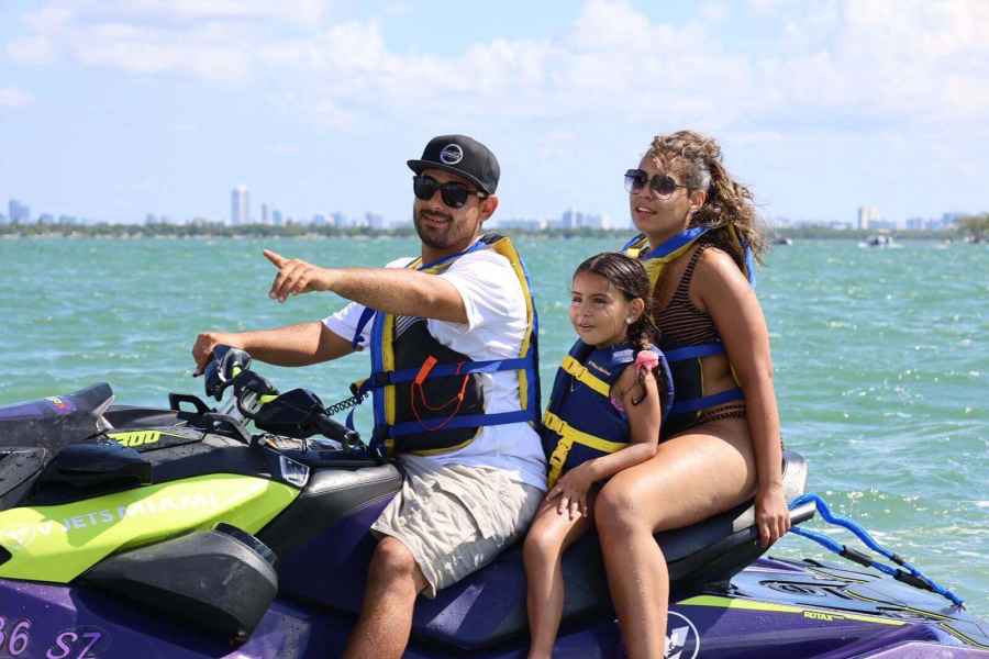 Miami: Jetski-Verleih in der Biscayne Bay mit Bootsfahrt. Foto: GetYourGuide