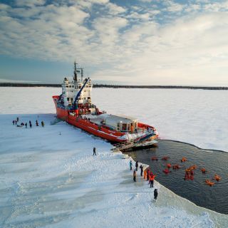 Van Kemi: Icebreaker Cruise met lunch en drijvend op het ijs