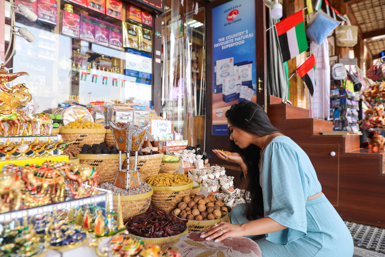 Dubai: Guided Walking Tour with Tea and Abra Water Taxi Shared Tour with English-speaking guide