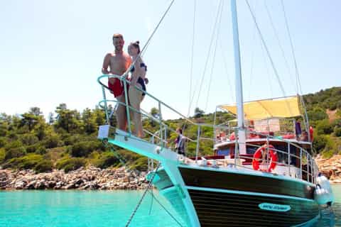 Bodrum: Black Island Boat Tour with Lunch