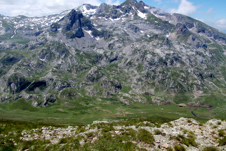 Desde Tirana: excursión de 2 días a la montaña Korab y Radomira