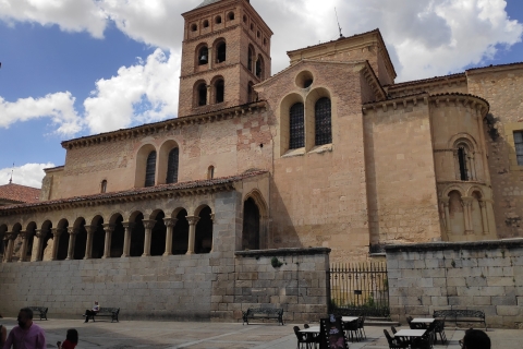 Madrid: excursión de un día a Ávila y Segovia con entradas a monumentos