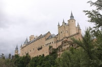 Madrid, Avila en Segovia Day Trip met tickets voor monumenten - Housity