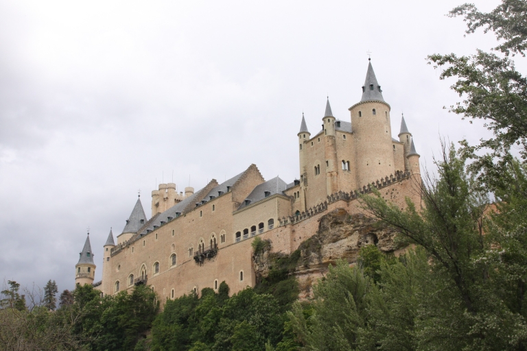 Madrid: excursión de un día a Ávila y Segovia con entradas a monumentos