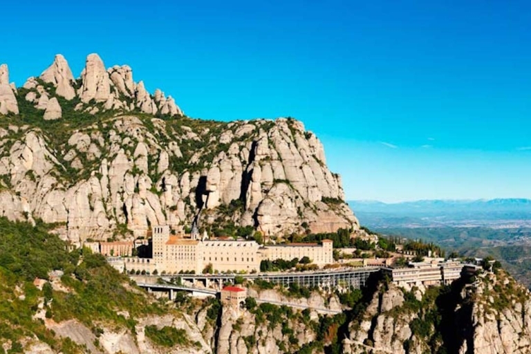 Barcelona: Montserrat-spoorlijn, museumtickets en audiogidsBarcelona: Montserrat tickets & audiogids met vervoer