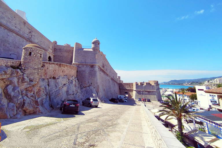 Peñiscola: Castello e città fortificata Tour guidato della cittàBenvenuti a Peñiscola: città fortificata e castello in tour spagnolo