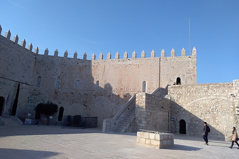 Peñiscola: Castello e città fortificata Tour guidato della cittàBenvenuti a Peñiscola: città fortificata e castello in tour spagnolo