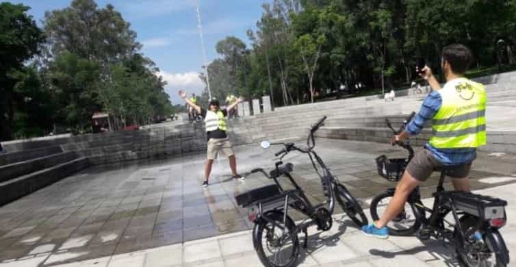 Electric Bike City Tour with a taco stop. photo 6