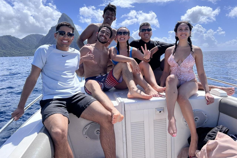 St. Lucia: Private Bootstour nach SoufriereHalbtags 25&#039; Schnellboot &quot;Israel King&quot;