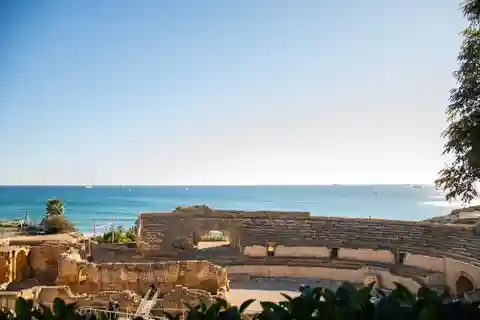 From Barcelona: Private Tarragona Guided Tour with Free Time