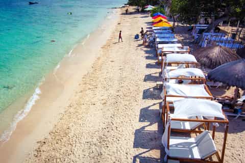 From Cartagena: Day Trip to Playa Blanca with Lunch