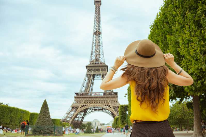 París: Tour privado a Montmartre con la Torre Eiffel y almuerzo