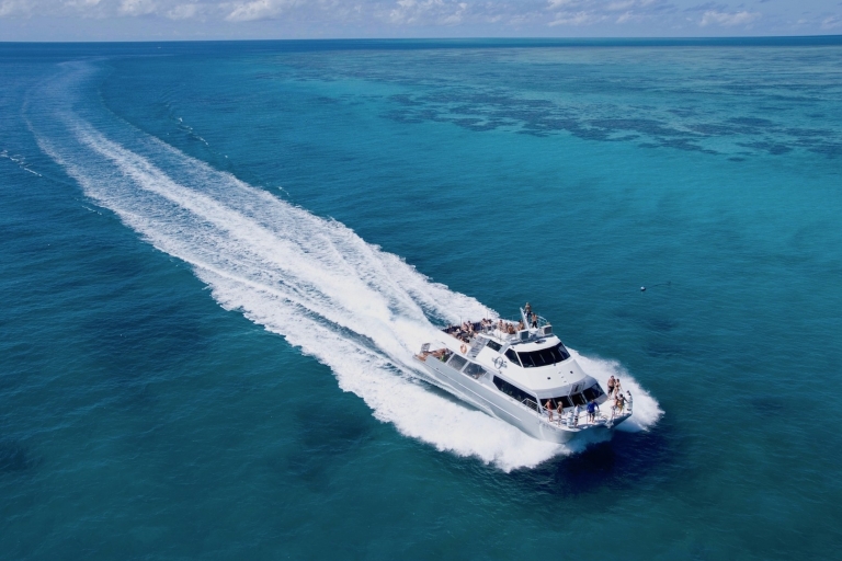 Cairns: Outer en Coral Cay snorkel- en duikcruiseGreat Barrier Reef 2-stop cruise & 2 introductieduiken