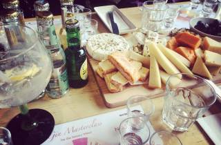 Edinburgh: Destillerie-Tour mit schottischem Gins und Käse