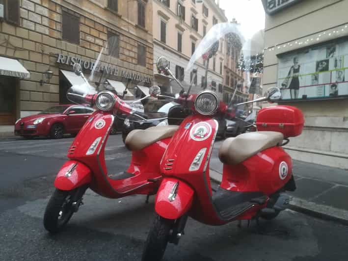 Rome location de scooter Vespa à la journée GetYourGuide