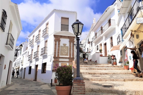 De Malaga ou Marbella: excursion d'une journée à Nerja et FrigilianaPrise en charge à Malaga