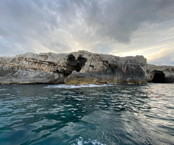 Syracuse: Boat Trip of Ortigia Island and Sea Caves