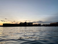 Syracuse, voyage en bateau Ortigia avec des grottes et la côte sud - Hizvo