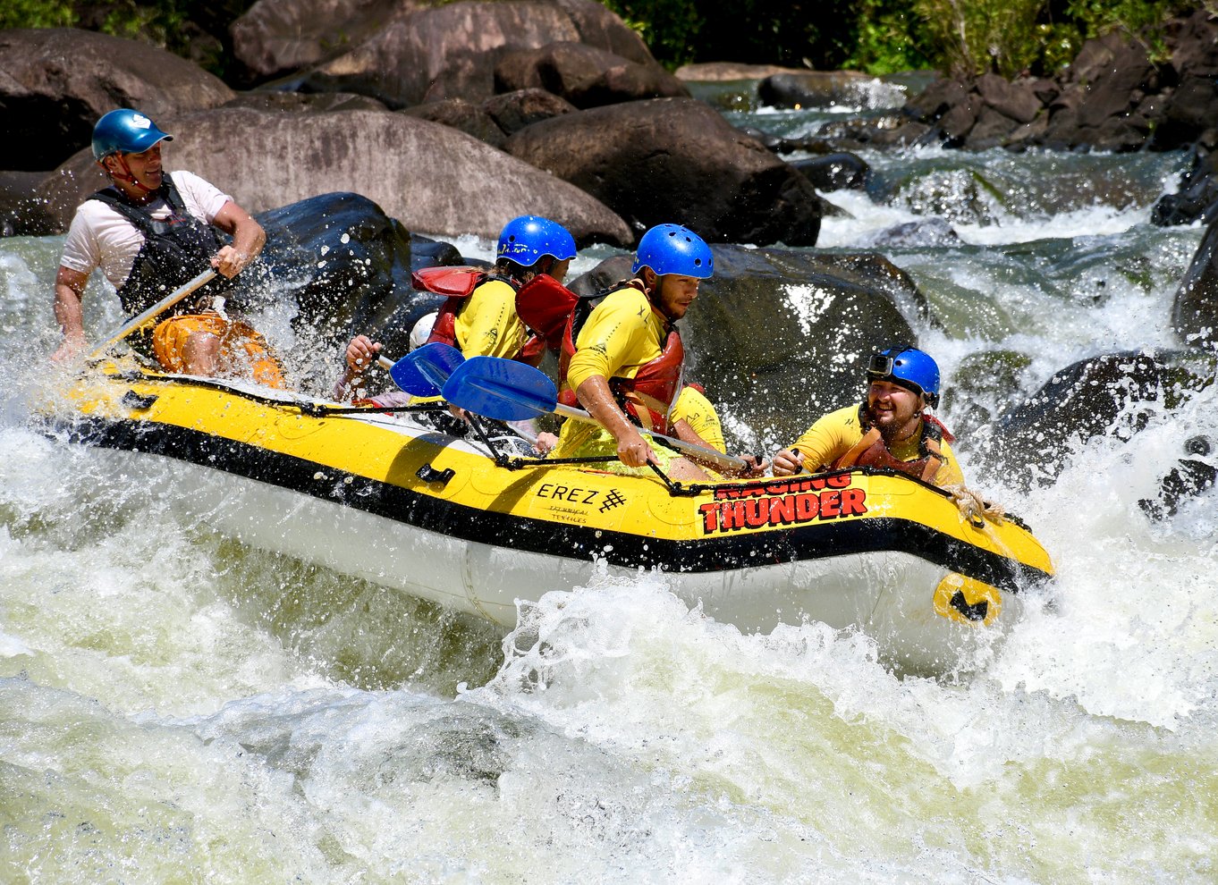 Rafting på Tully-floden: Guidet raftingtur med middag