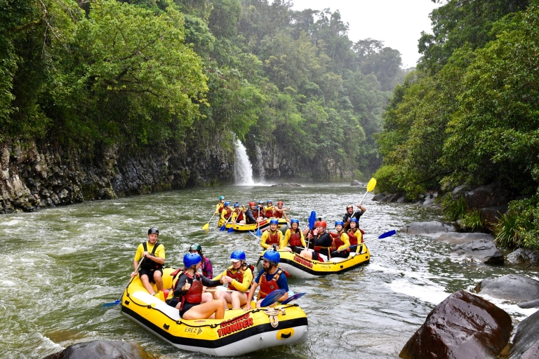 Tully River: begeleide raftingtrip met uitrusting en lunch of dinerDineroptie met ophaalservice vanuit Cairns