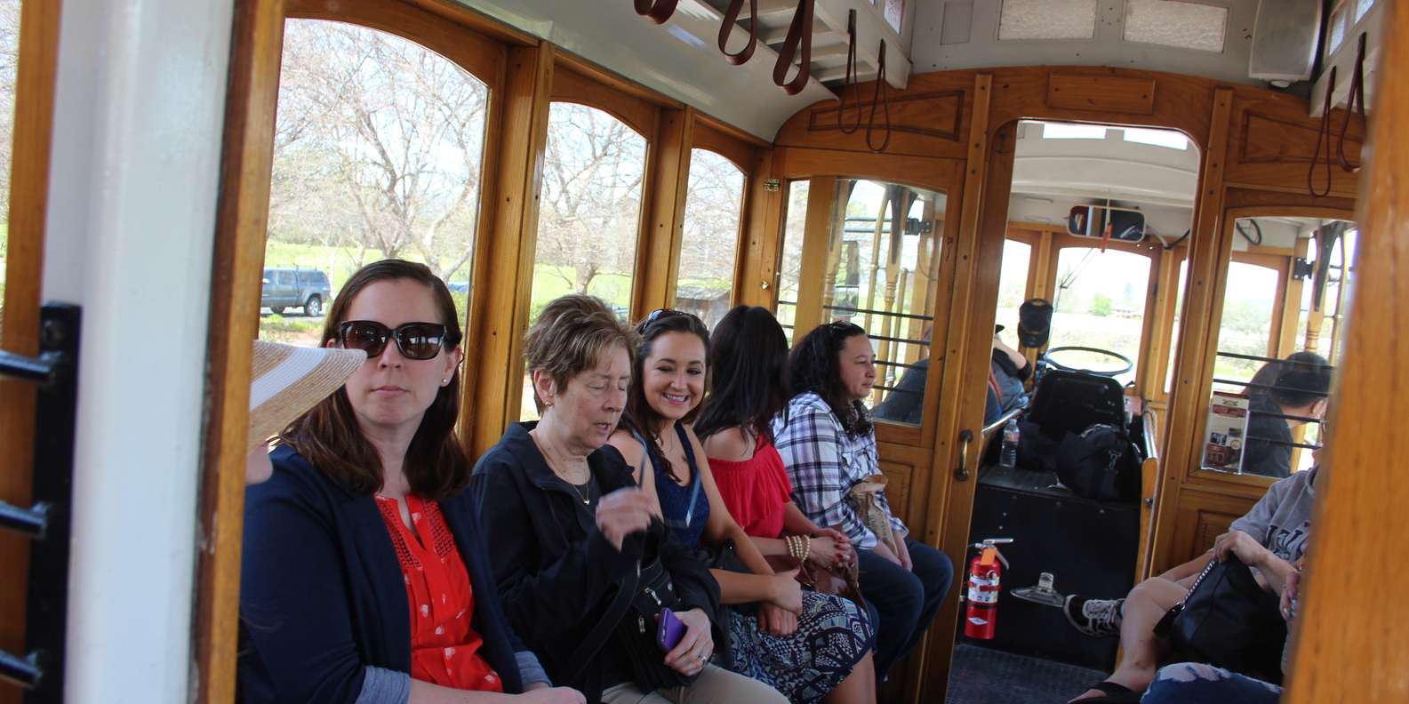 Napa Valley: Wine Tasting Tour by Open Air Trolley & Lunch
