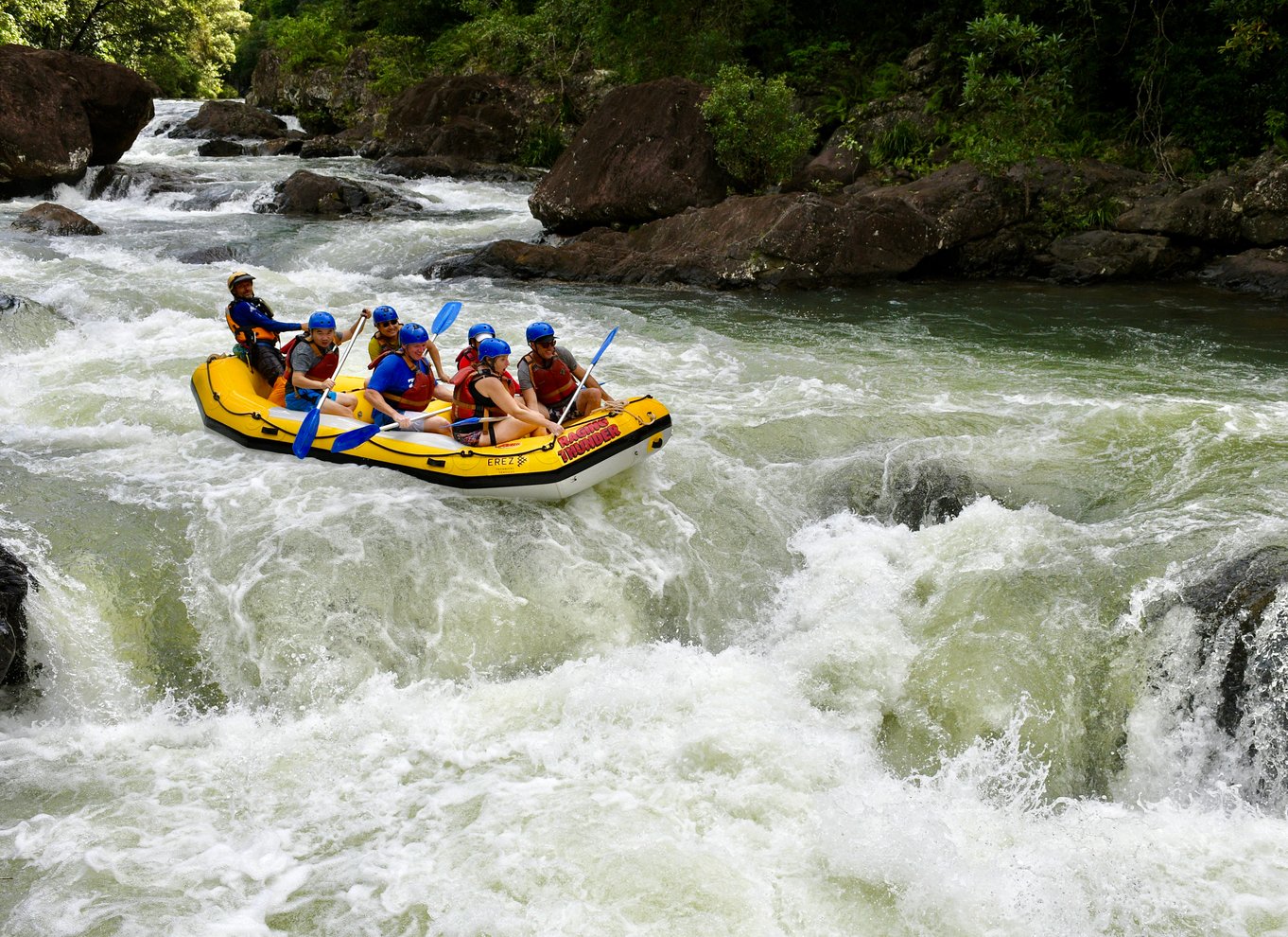 Rafting på Tully-floden: Guidet raftingtur med middag