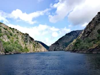 From Santiago: Excursion to Ribeira Sacra and Ourense