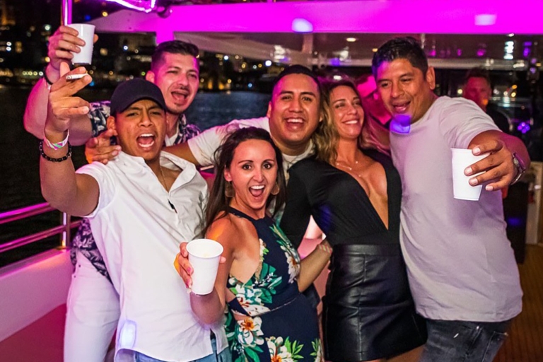 Miami: Boat Party met een open bar en live DJ
