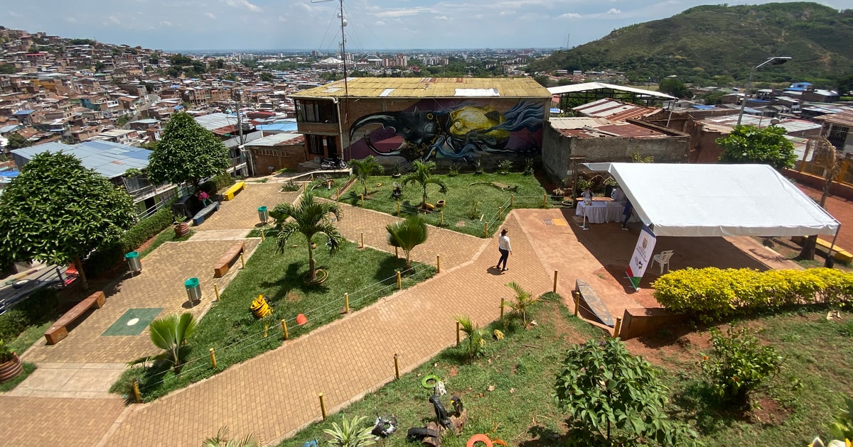 Cali Walking Tour of the 11 Neighborhoods of Commune 20 GetYourGuide