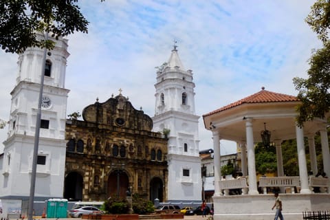 Panama: Miraflores, Canal, & Casco Viejo Private City Tour