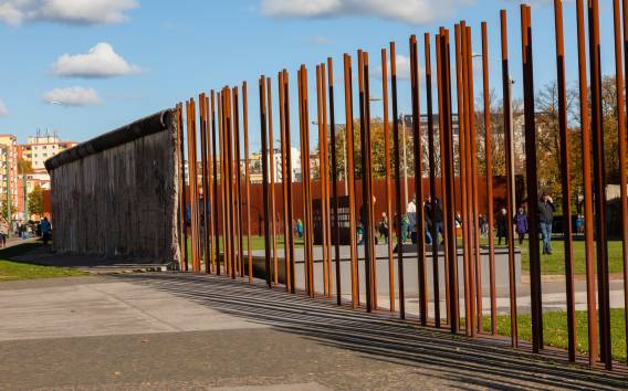 Berliner Mauer: Rundgang zu Schicksalen, Helden und Liebesgeschichten