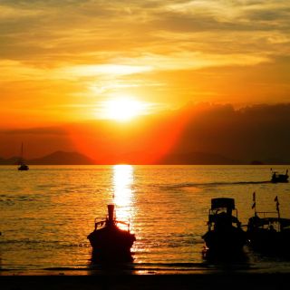 Krabi: 7 Islands Sunset Tour with BBQ Dinner and Snorkeling