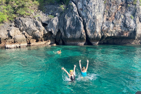 Krabi: 7 Islands Sunset Tour with BBQ Dinner and Snorkeling Meeting Point at Railay Beach